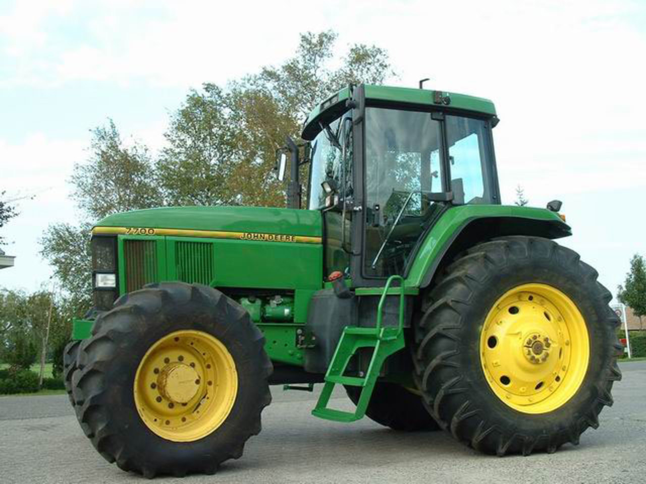 John deere 7700