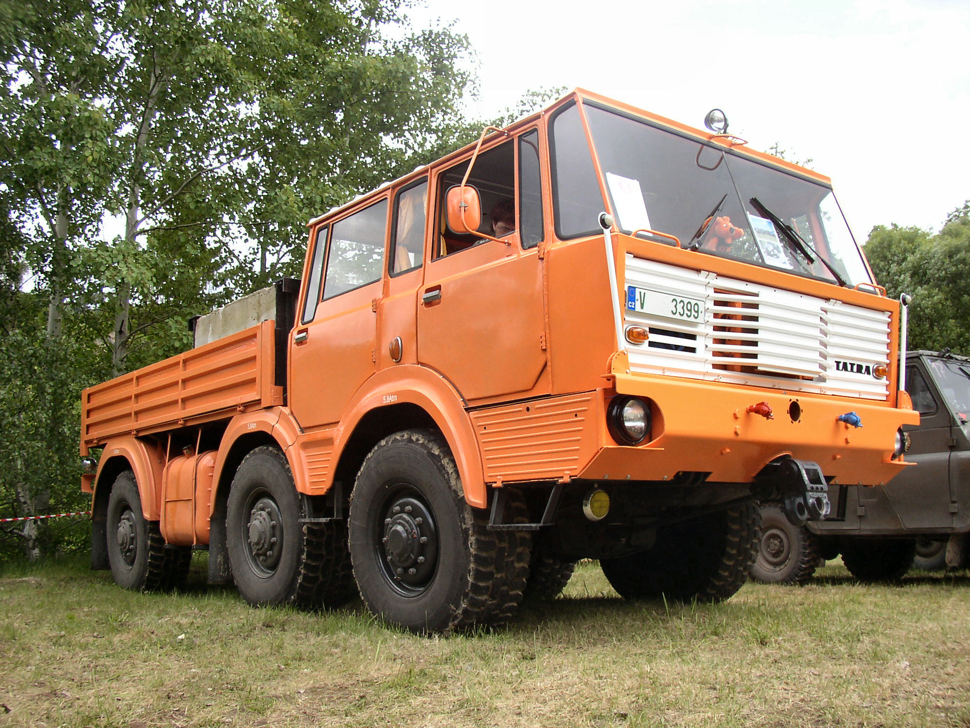 Tatra 813