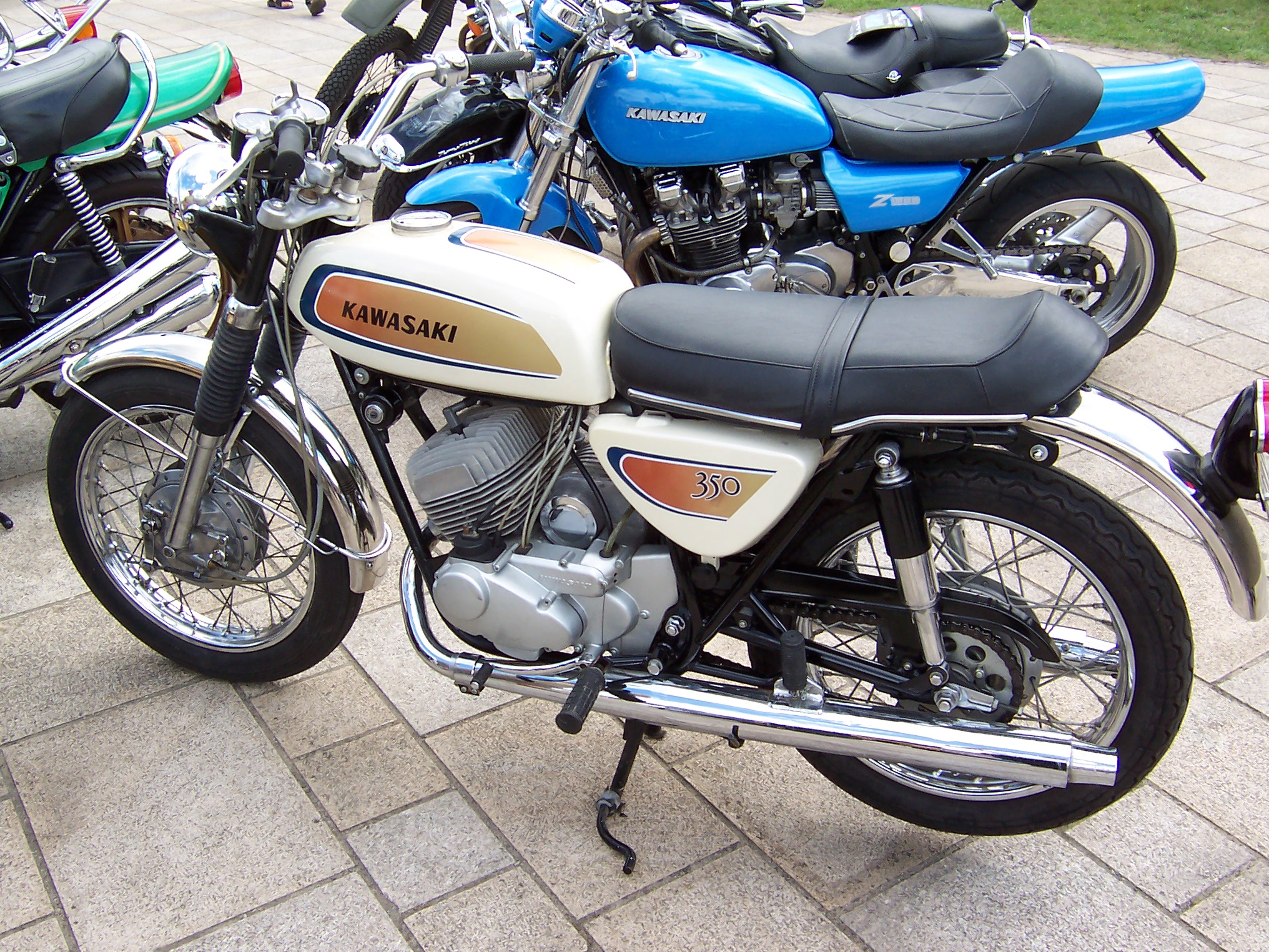 Kawasaki 350
