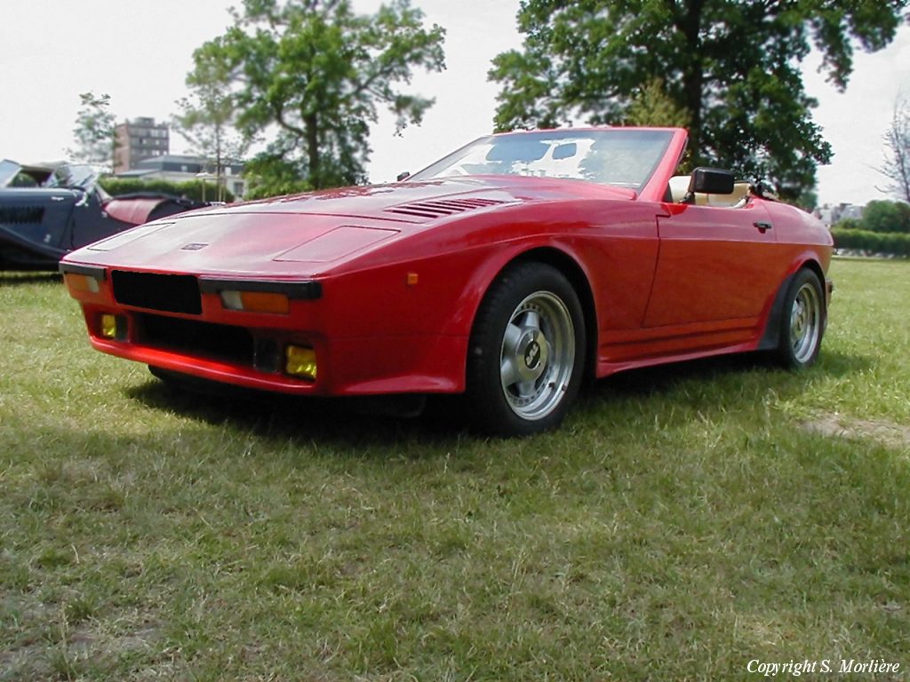 TVR 400