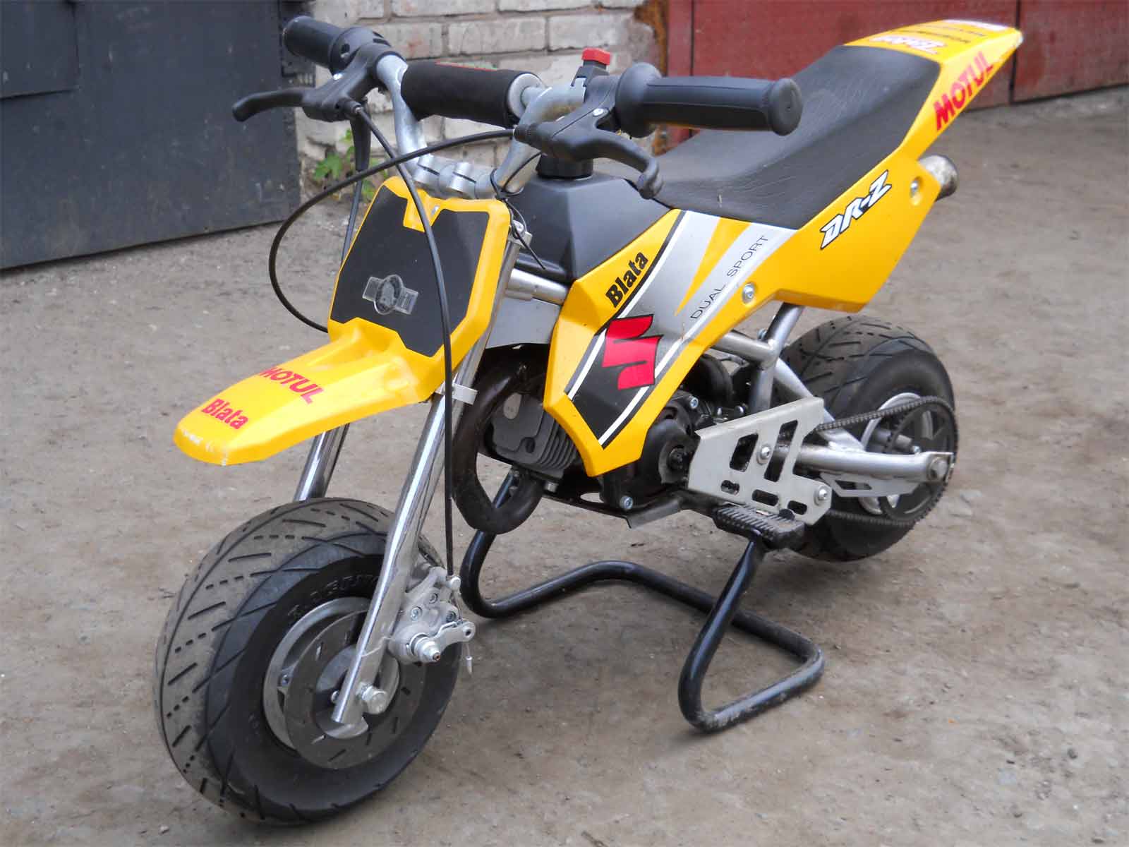 Blata minimotard