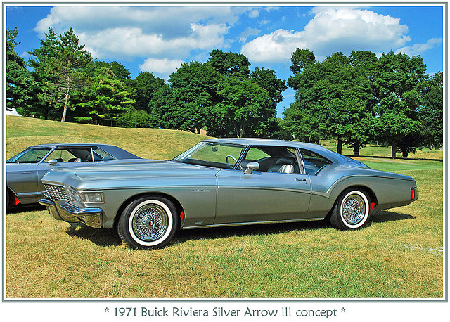Buick Riviera Silver Arrow afficher la voiture