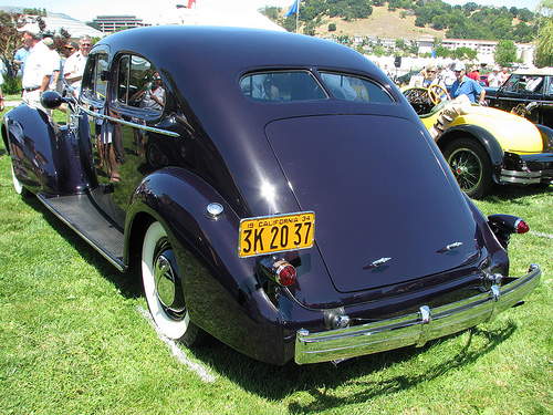 Coupé aérodynamique Cadillac 452D V-16