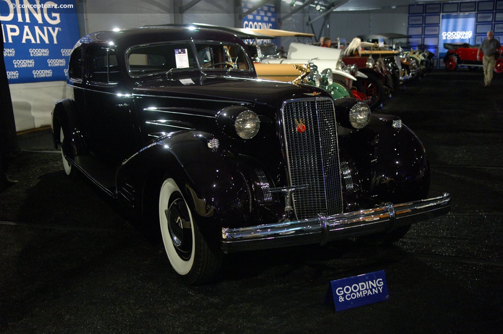 Coupé aérodynamique Cadillac 452D V-16