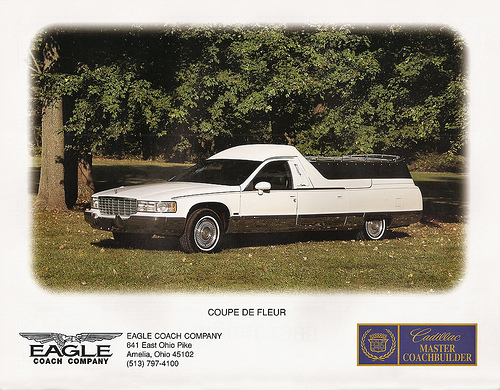 Voiture fleurie Cadillac Fleetwood