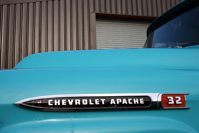 Pick-up Chevrolet Apache 32