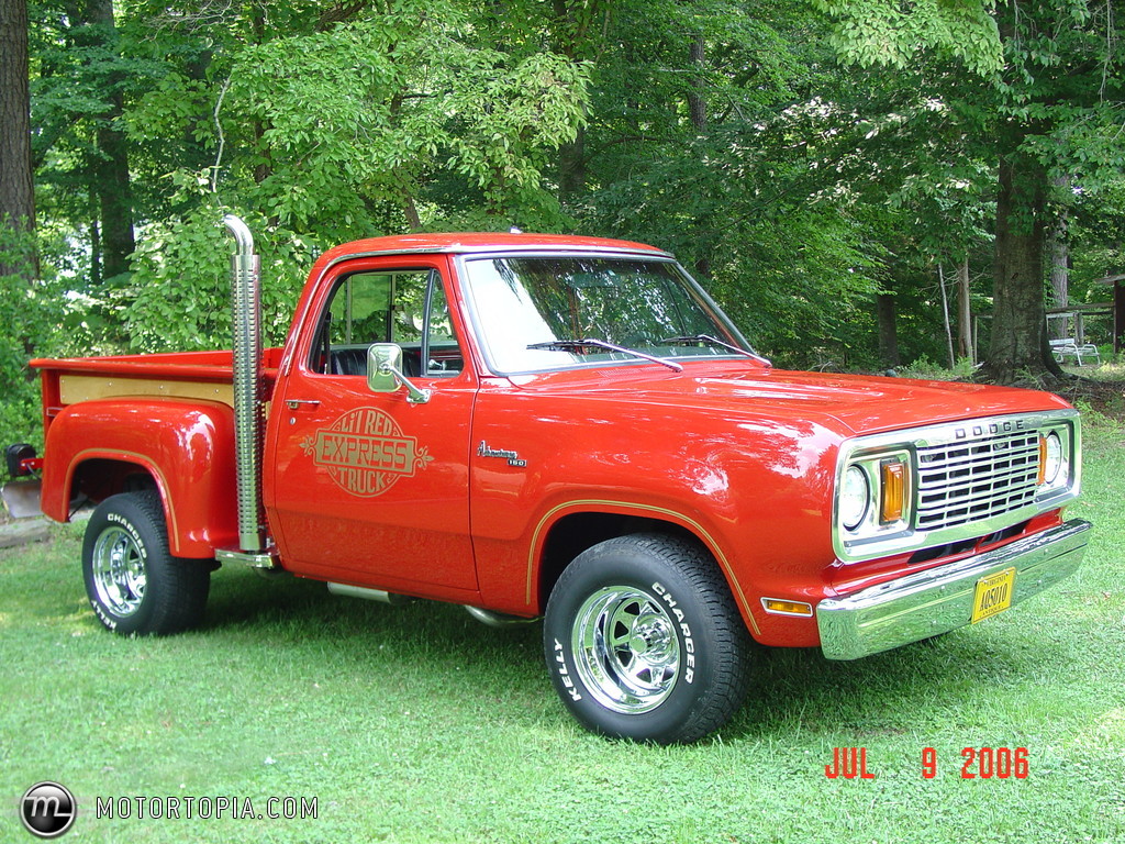 Camion Express Dodge Custom 150 Lil Red