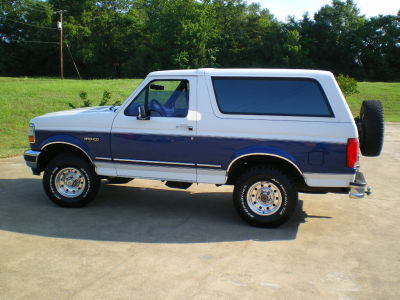 Ford Bronco II XLT 29