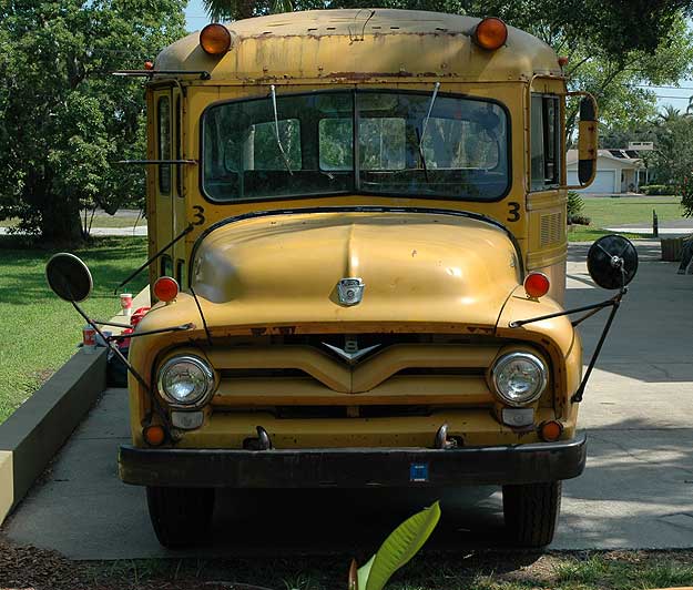 Autobus scolaire Ford