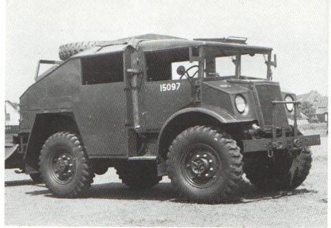 Tracteur d'Artillerie de campagne GMC CMP