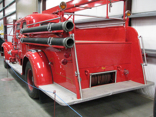 Camion de pompiers Mack Modèle B-125