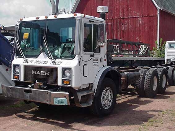 Mack MR600