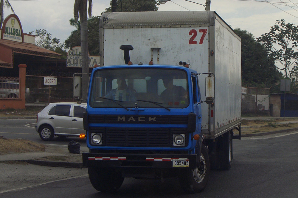 Mack MS600