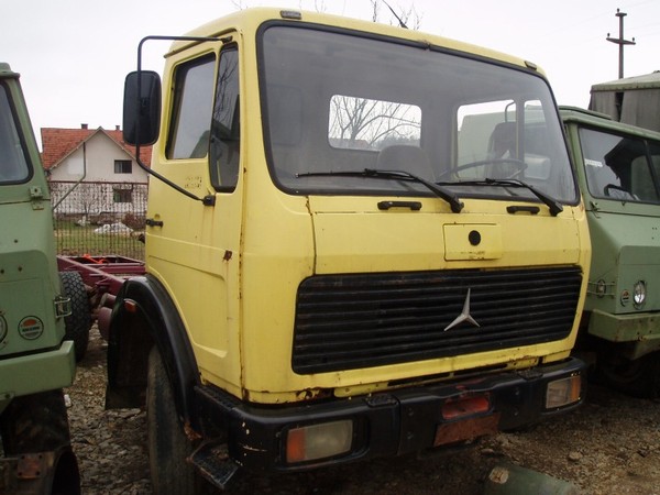 Mercedes-BENZ 1213