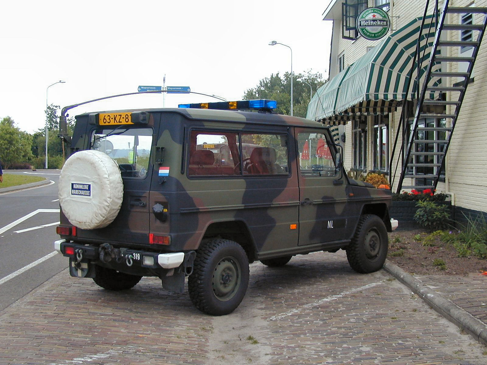 Mercedes-BENZ 290 GD