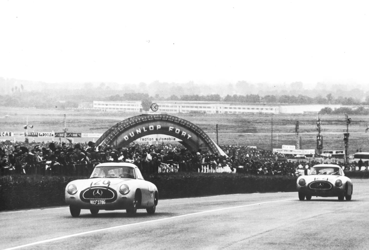 Mercedes-Benz 300 L-24