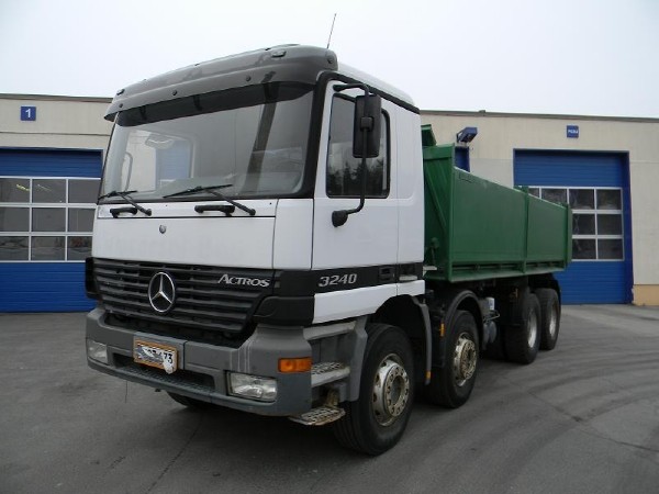 Mercedes-BENZ 3240