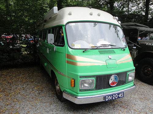 Mercedes-Benz L306 D