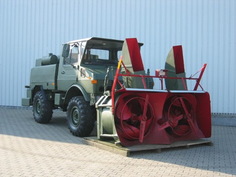 Mercedes-Benz Unimog 1200