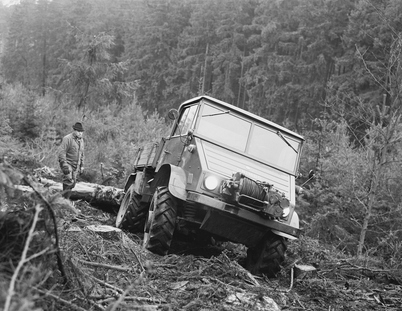 Mercedes-Benz Unimog 411