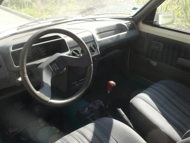 Ligne de couleur Peugeot 205 11