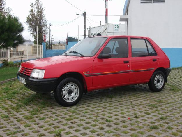 Ligne de couleur Peugeot 205 11