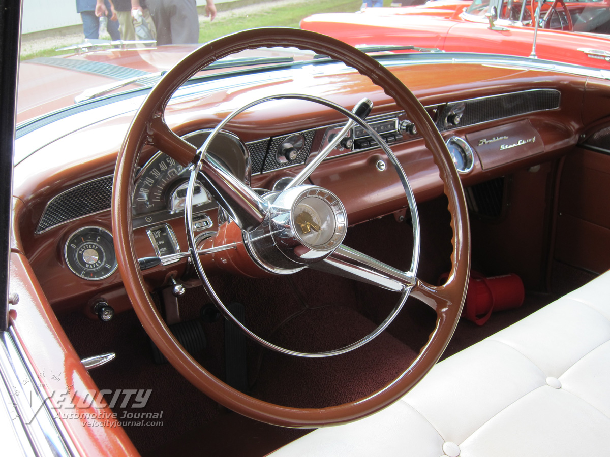 Wagon de safari personnalisé Pontiac Star Chief