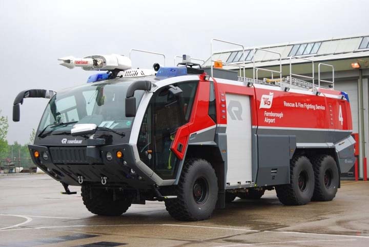 Camion de pompiers de l'aéroport de Rosenbauer