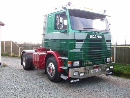 Scania 142M V8
