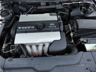 Modèle : Volvo V40 T4