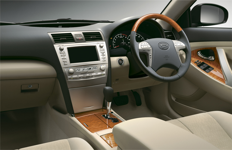 Daihatsu Altis
