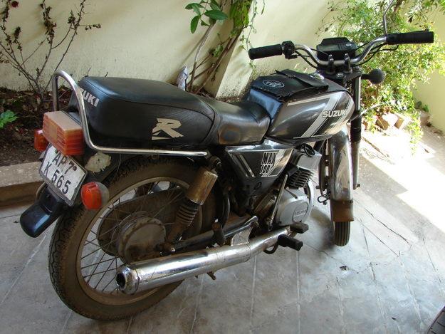 Suzuki 100