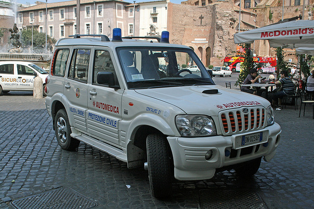 Ambulance Mahindra