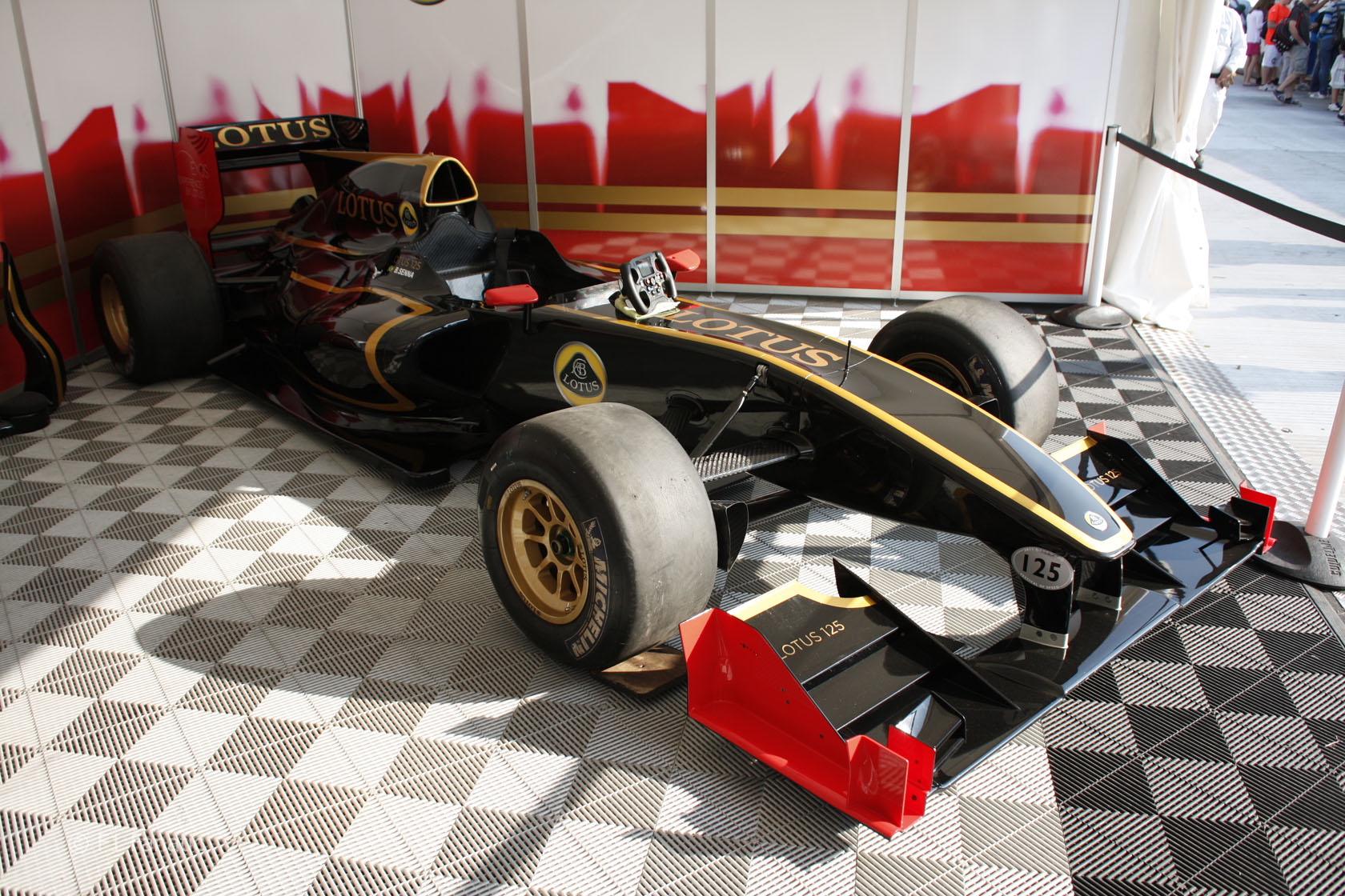 Lotus t125