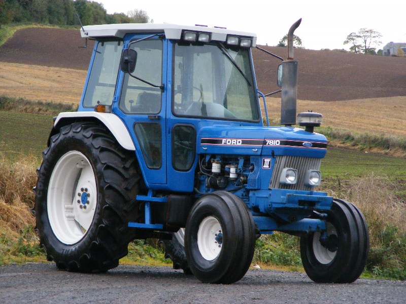 Modèle : Ford 7810