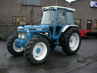 Modèle : Ford 7810